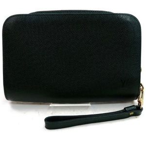 Louis Vuitton Taiga Kaluga leather clutch